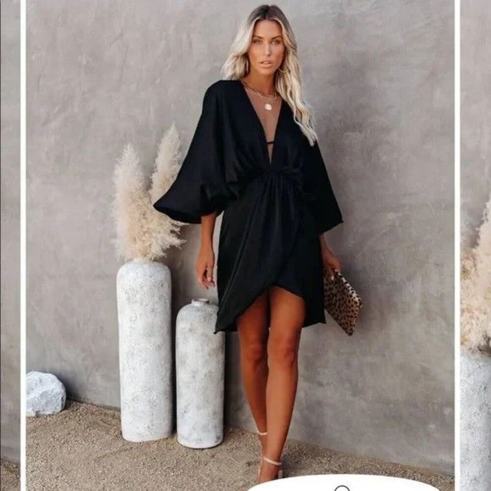 Do + Be Black Plunging V-Neck Party Dress Size S Faux Wrap Kimono LBD Cocktail